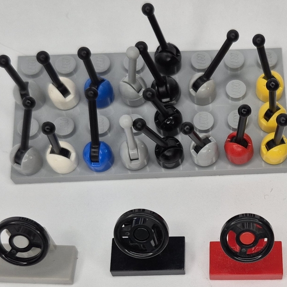 LEGO Lot 3 Vehicle Doors 9 Steering Wheels and 17 Antennas - Picture 2 of 5